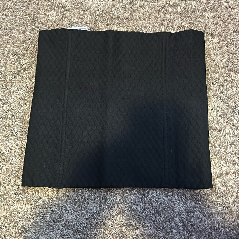 1X, black shape wear